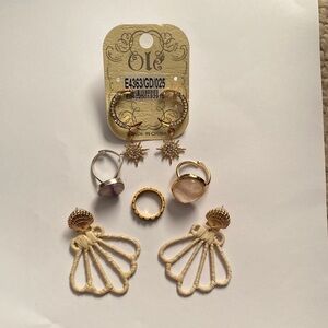 Elegant Gold and Cream Jewelry Set